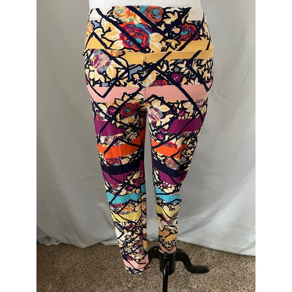 LuluRoe Pants - LuLaRoe Striped Rose Diamond Print Colorful Soft Stretch Leggings/Pants